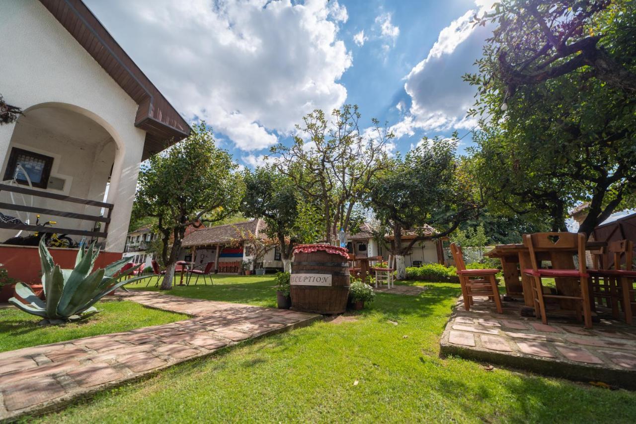 Domacinstvo Cikic Zasavica Guest House Exterior photo